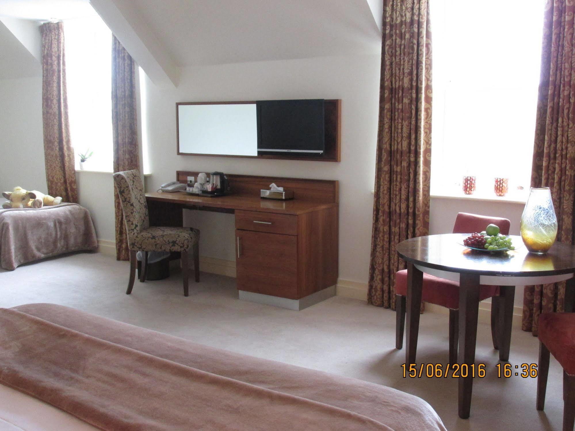 Westport Country Lodge Hotel Экстерьер фото